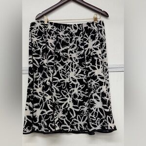 Susan Graver Black and White Abstract Floral A-Line Skirt